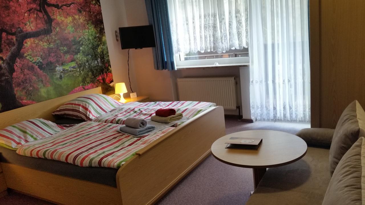 Hotel-Pension Dressel Warmensteinach Bagian luar foto